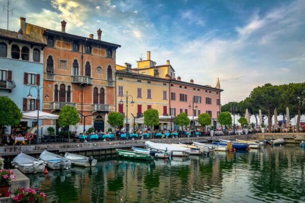 colorful-old-buildings-in-a-beautiful-city-of-dese-2022-11-14-18-04-54-utc